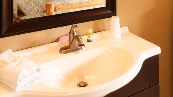 1 Queen Bed Accessible West Wing Photo 5